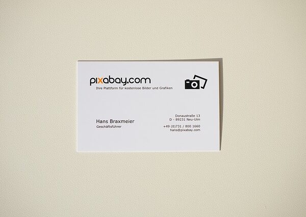 business-card-318427_640